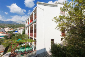 Apartments by the sea Podgora, Makarska - 12326